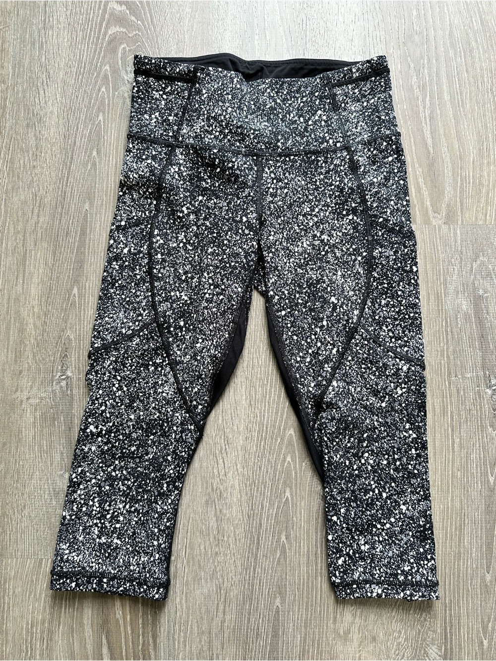 Lululemon cropped leggings size 4